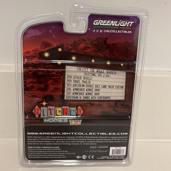 Greenlight Collectable 1961 Airstream 16’ Bambi with Surfboards - Picture 2 of 3